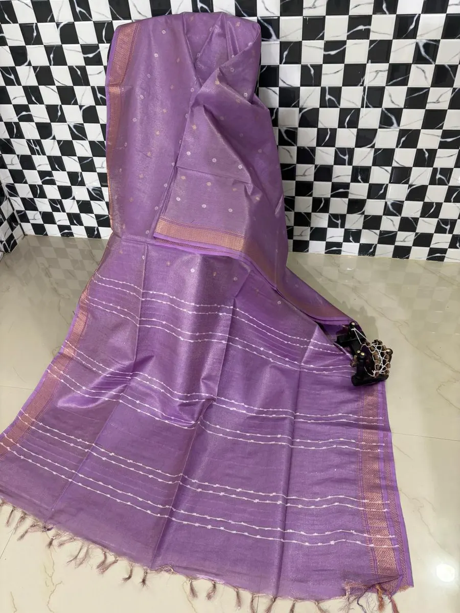 Soft Tissue Kota Saree with Small Jari Butis – Elegant Woven Design & Lightweight Drape